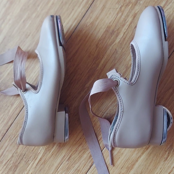 Capezio 10.5 tap shoes, nude - Picture 7 of 9
